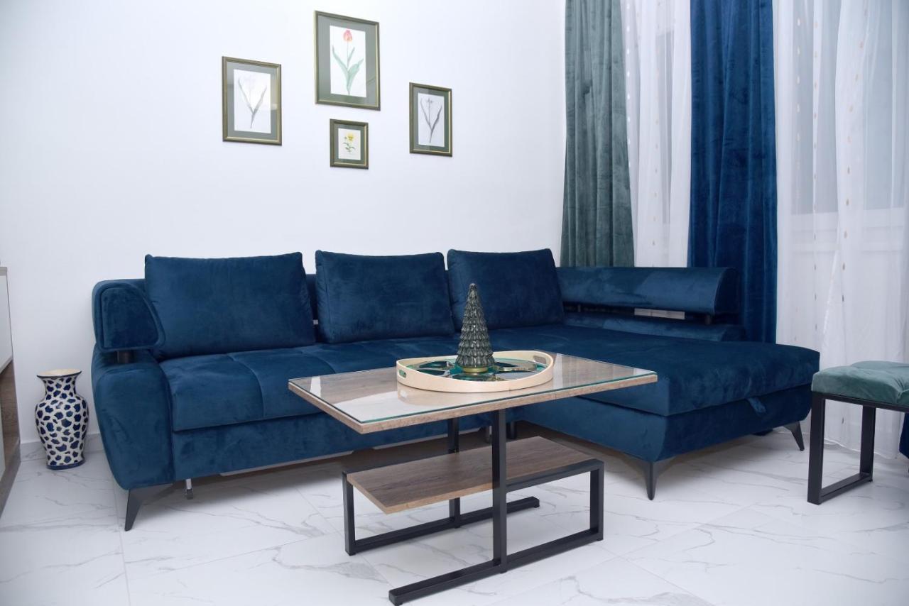 La Luna Premium Deluxe Apartment With Free Jacuzzi, Bikes & Covered Parking Nasice Exterior foto