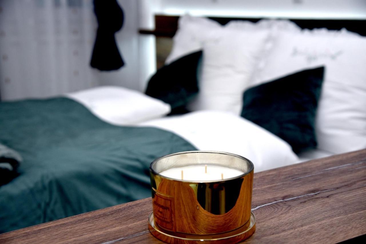 La Luna Premium Deluxe Apartment With Free Jacuzzi, Bikes & Covered Parking Nasice Exterior foto